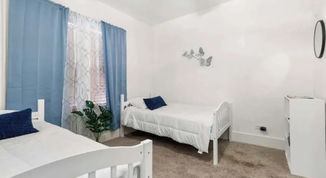 Charming 2-bedroom Home Lakeland, Забронировать Дом для отпуска Виллы Лейкленд, рядом с Explorations V Children s Museum, Вилла