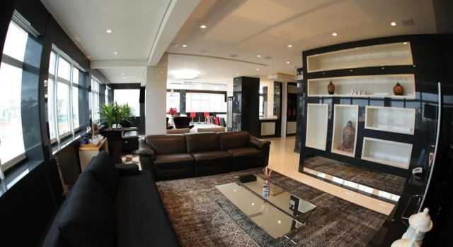 Holiday & Business Hotel - Ao lado do Centro de Eventos e Arena Conda
