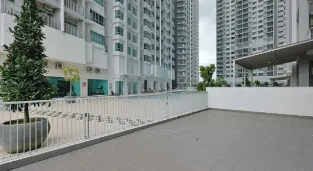 Люкс с 2 комнатами Razak City Residences Block A4 by Favspace
