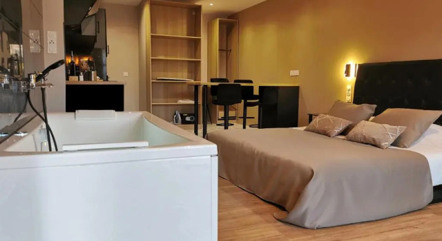 Люкс Deluxe Appart Hotel Spa Perpignan