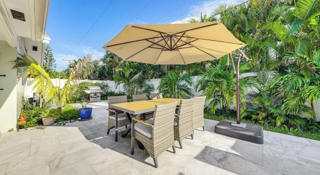 Коттедж 2 Mi to Deerfield Beach: Home w/ Outdoor Oasis!