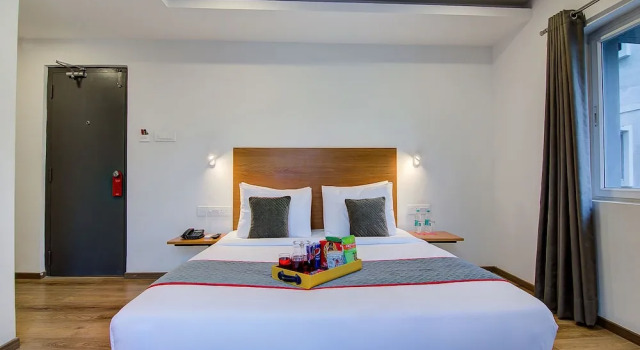 OYO Townhouse 034 -Halcyon Hitech City Road, Rezerwuj Hotel Kondapur 