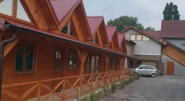 Roadside Restaurant & Caffe Bar, Rezervovat Hotel Hotely v Vojvodina s parkováním, Parkování