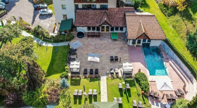 Boutique Hotel e Chalets Salvadori, Забронировать Шале Медзана Валь-ди-Соле, рядом с Подъемник Контре-Мальга Копай