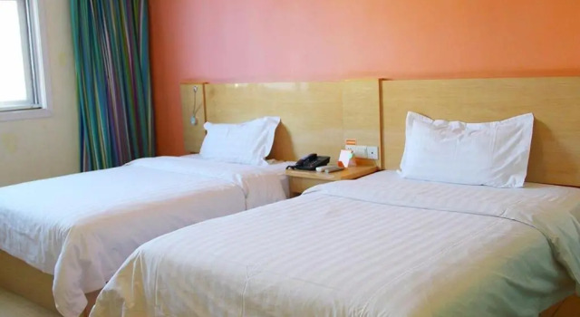 Двухместный номер Standard 7Days Inn Xichang Hangtian Avenue Jixiang Road