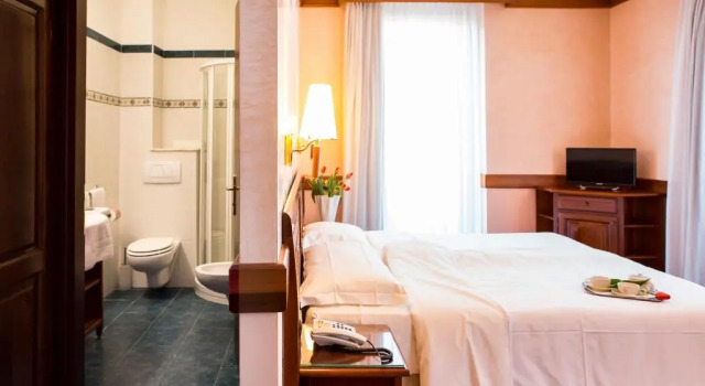 Полулюкс Hotel Villa Venezia