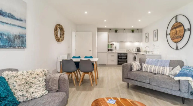 1 Putsborough - Luxury Apartment at Byron Woolacombe, only 4 minute walk to Woolacombe Beach!, Book Lejlighed Hoteller i Woolacombe med pool, nær Combesgate Beach, Swimmingpool