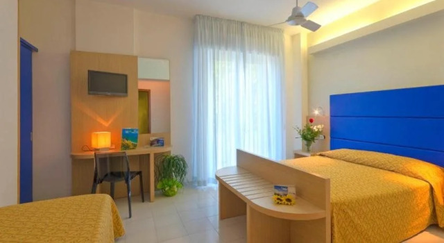 Hotel Kon Tiki, Rezervovat Hotel Hotely v Numana s bazénem, Bazén
