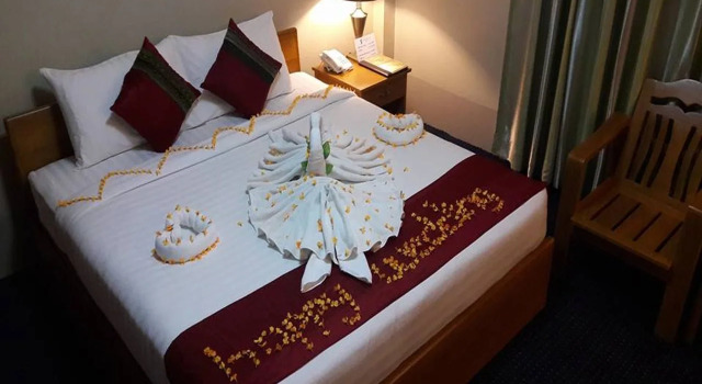 Sun Shine Hotel, Rezerwuj Hotel Maulmyine Mon State