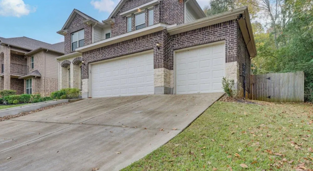 Lake Conroe Home w/ Resort-style Perks & Patio, Varaa Lomakoti Hotellit Lake Conroe pysäköinnillä, Pysäköinti