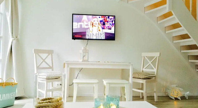 Апартаменты Maisonette-Fewo unter Reet, 50m zum Meer, Strandidyll Zingst