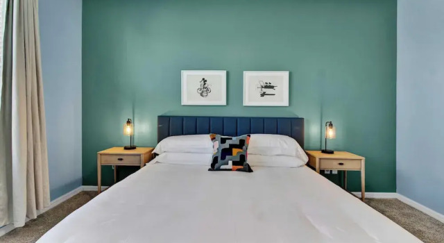 Sleeps 20! 9bdr, Star Wars-themed Game Room, Pool, Hot Tub Nassau by Avantstay