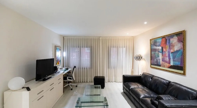 OLD TOWN VIII apartment by Aston Rentals