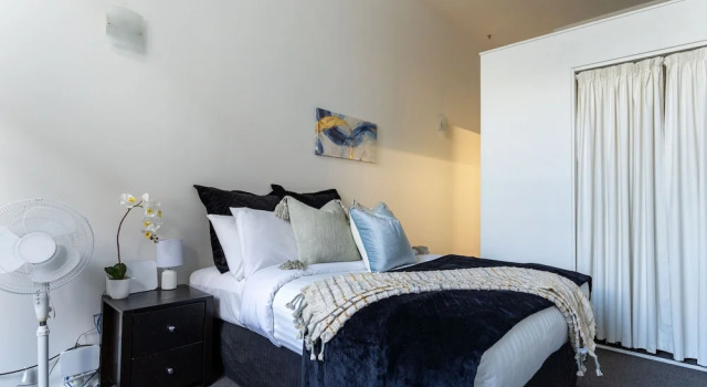 Апартаменты Bright CBD Studio -Near SkyTower-WiFi