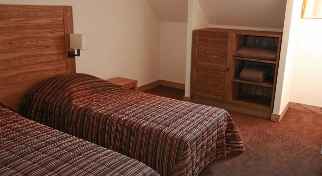 Traditional Apartment Just 300 m. From the Thermal Baths, Забронировать Апартаменты/квартира Отели Сен-Лари-Сулан с бассейном, рядом с Гондольный подъемник Пик Люмьер, Бассейн