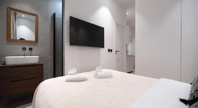 Lovely Home in Champs Elysées - With AC, Забронировать Апарт-отель Апарт-отели Парижа, рядом с Ром, Апарт-отель