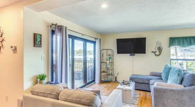 Walk to Beach + Pier: Quiet Condo in Myrtle Beach, Забронировать Апартаменты/квартира Апартаменты Южной Каролины, Апартаменты/квартира