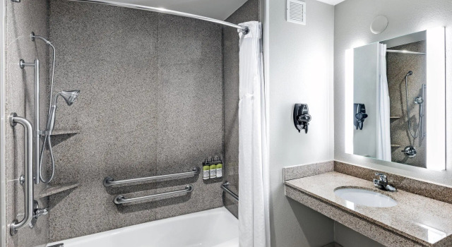 Номер Standard Holiday Inn Express and Suites Pryor by IHG