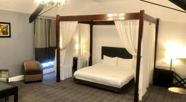 Люкс Superior The Bridge Hotel