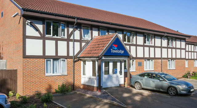 Travelodge Bedford Goldington Road, Забронировать Отель Бедфорд Бедфордшир, рядом с Priory Country Park