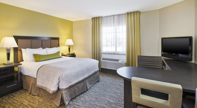 Candlewood Suites Indianapolis Airport, an IHG Hotel, Prenota Hotel Hotel a Indiana con colazione, Colazione