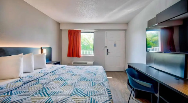 Номер Superior Motel 6-Warren, MI - Detroit East