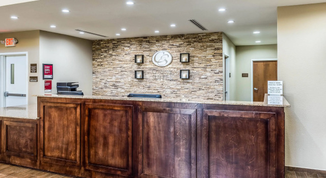 Comfort Suites Channelview - Houston East, Book Hotel Hoteller i Channelview med parkering, Parkering