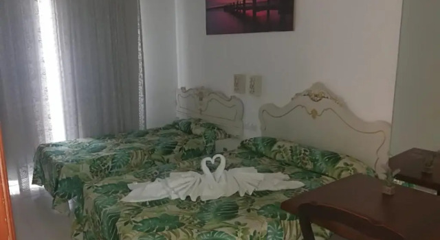 Трёхместный номер Standard Residencia Alclausell