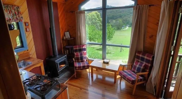 Коттедж c 1 комнатой с балконом Wisteria Cottage