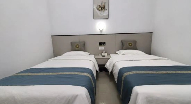 Люкс с 3 комнатами Boyue Coast Hotel (Yintan Mangrove Store)