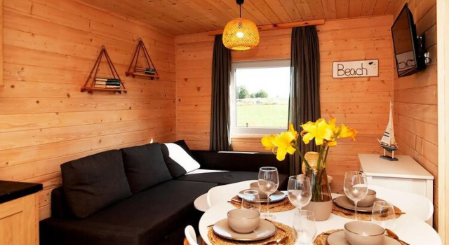 Holiday village with an outdoor pool and a sauna, Gaski