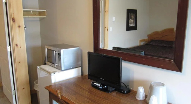 Scoodic Motel, Book Motel Hotels in New Brunswick with Parking, Parking