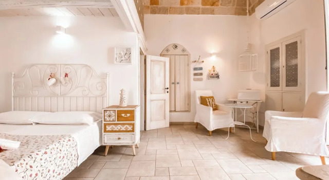 Люкс с балконом Karen House B&B