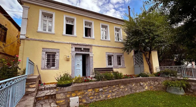 The Dream Villa Kastoria, Book Villa Kastoria 