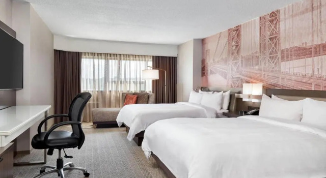 Четырёхместный номер Standard Teaneck Marriott at Glenpointe