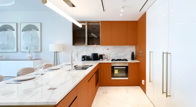 Апартаменты Luxury Beachfront 1BR on Palm Jumeirah & Balcony