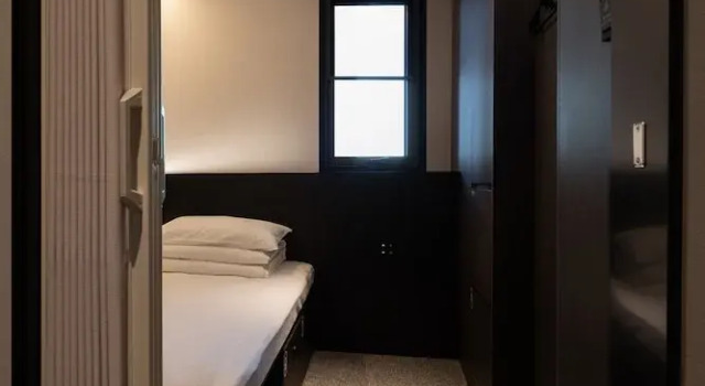 Мужская капсула с красивым видом из окна Qingdao Desti Youth Park Hostel - Qingdao May Fourth Square