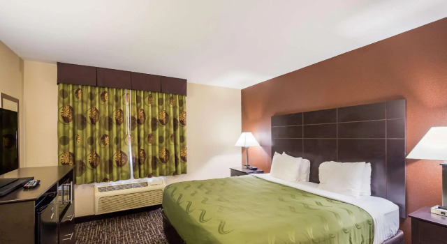 Двухместный люкс Quality Inn & Suites Caseyville - St Louis