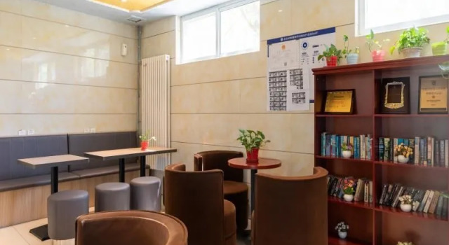 GreenTree Inn Beijing Tonzhou Maju Bridge No.2 Express Hotel, Book Hotel Hoteller i Beijing Province med parkering, Parkering