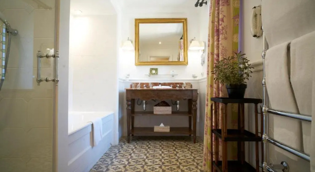 Номер Deluxe с видом на окрестности Airelles Gordes, La Bastide
