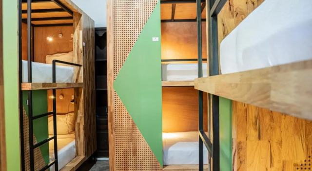 Кровать в общем номере Adra Hostel