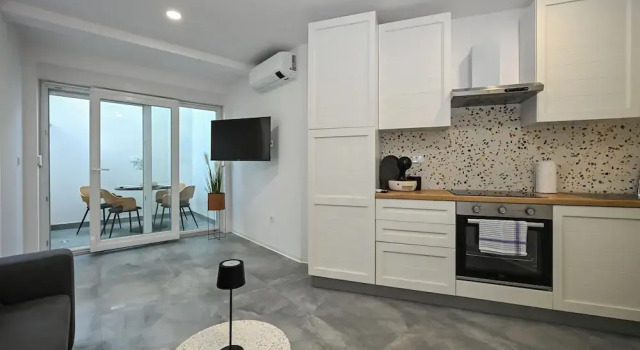 Luxury Villas Travera, Забронировать Вилла Отели Новалья 4 звезды, 4*