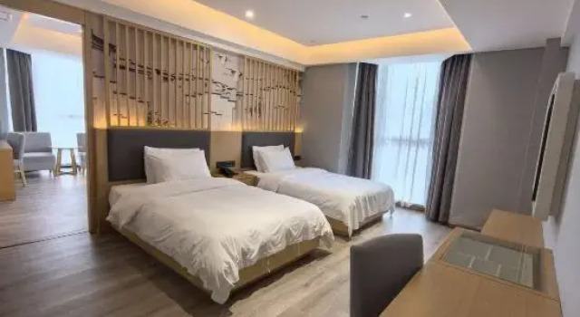Люкс Deluxe Starway Hotel (Wuhu Fantawild Roland Town)
