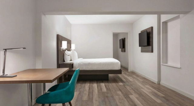 Days Inn by Wyndham Saint John, Забронировать Отель Отели River Valley с бассейном, Бассейн