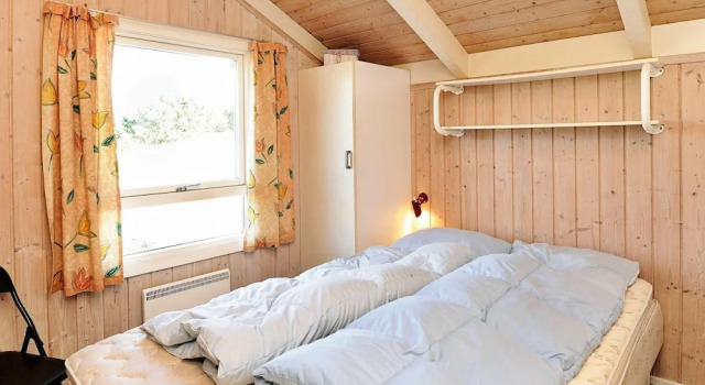Spacious Cottage in Hvide Sande With Swimming Pool, Rezerwuj Dom wakacyjny Domki letniskowe w Vestjylland, Domek