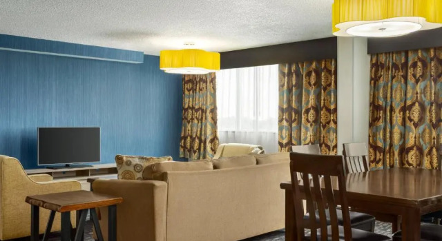 Люкс Holiday Inn Louisville East - Hurstbourne by IHG