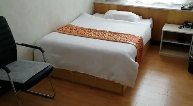 Wuchang Yijia Business Hotel, Varaa Hotelli Harbin Heilongjiang