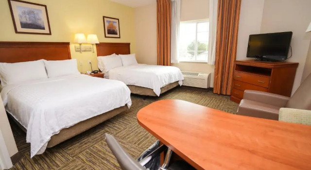 Четырёхместный люкс Candlewood Suites Boise - Towne Square by IHG
