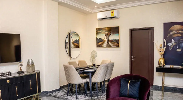 Семейные апартаменты с 2 комнатами с балконом Gyamfuaa Court Apartment