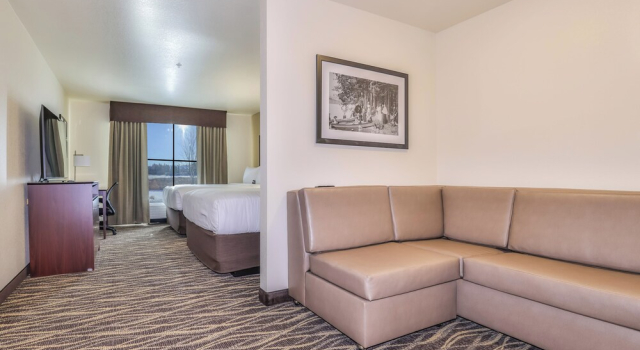 Четырёхместная студия Cobblestone Hotel & Suites - Monte Vista